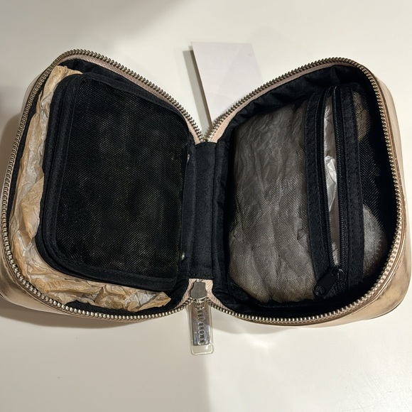 Bobbi Brown cosmetic/makeup case - Picture 3 of 14